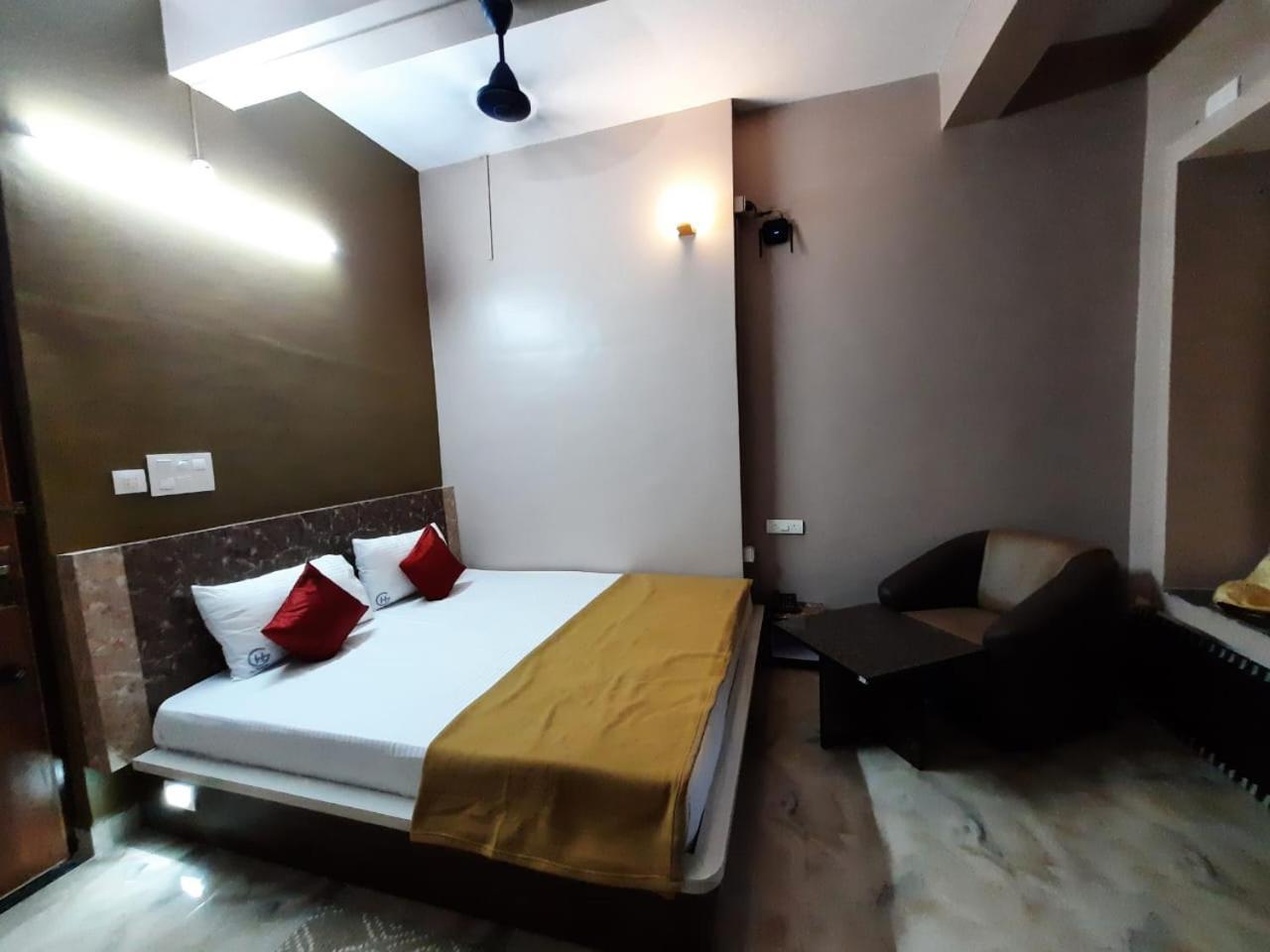 Hotel Golden Heights Gokarna Dış mekan fotoğraf